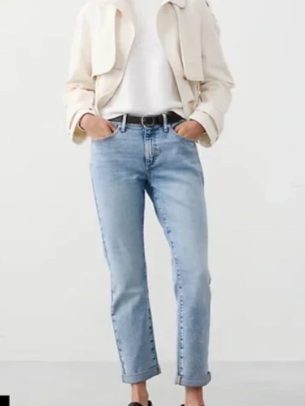 NWT Banana Republic Girlfriend Mid-Rise Jeans